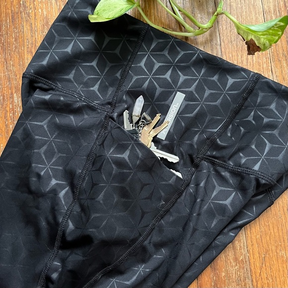 Xersion Athletic Leggings w/ Pockets - Picture 3 of 4